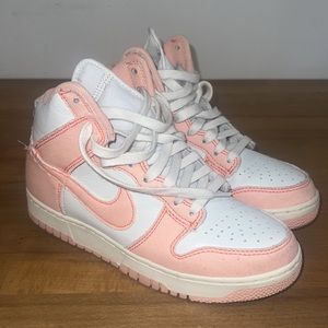 Nike dunk high sneaker